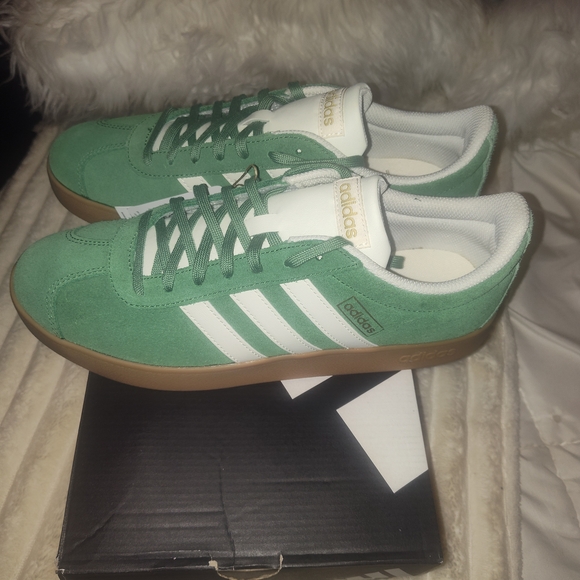 Adidas Green and White Men's Shoes - Picture 7 of 8